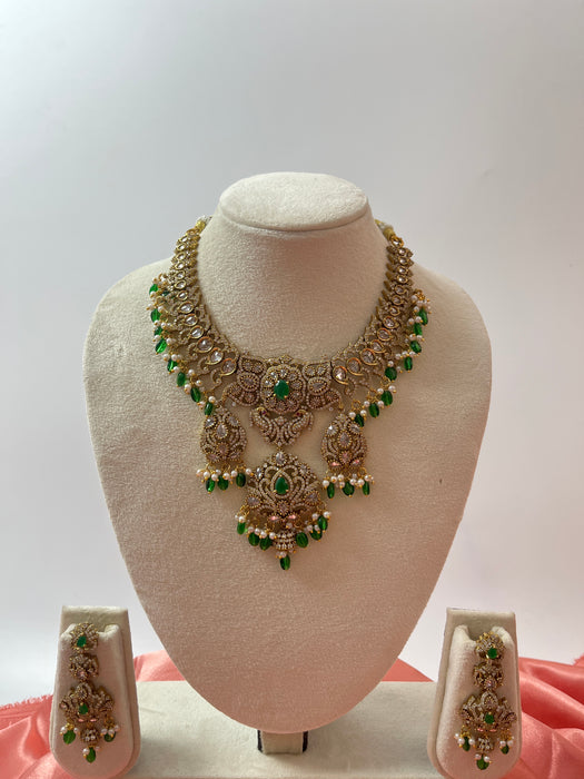 Aroopa Emerald Elegance Kundan Bridal Jewellery Set