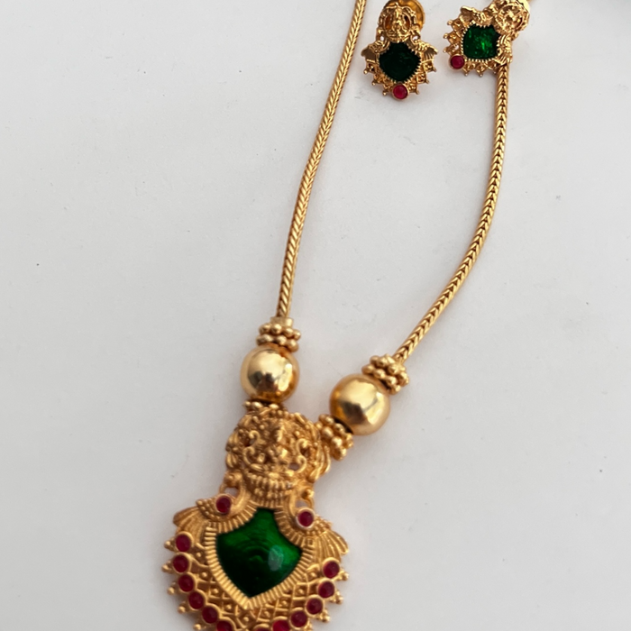 Aroopa Green Pendant Set