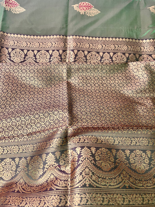 Aroopa Dual Tone Silk Saree with Meenakari Butti