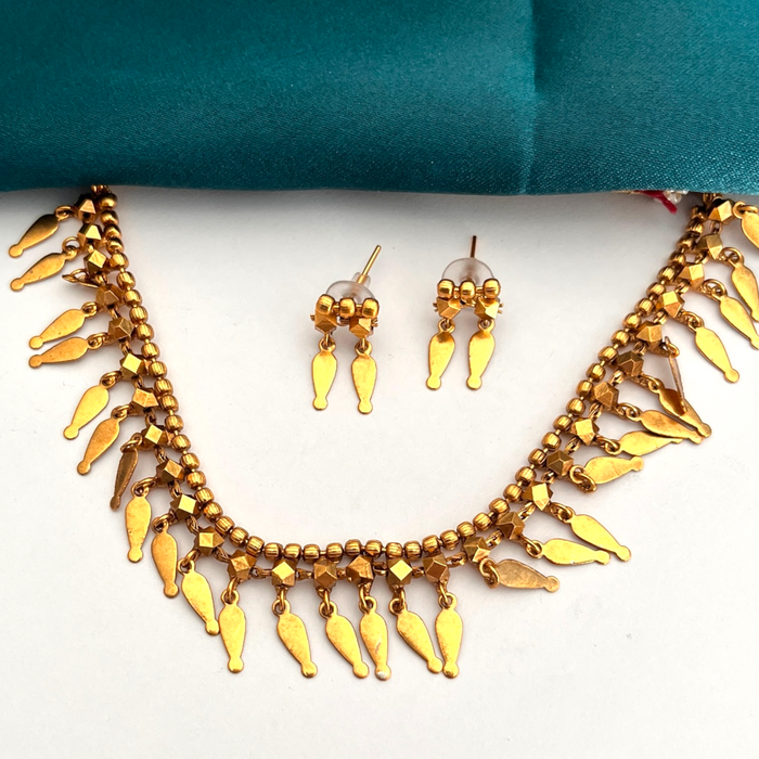 Elakkathali antique necklace with beads