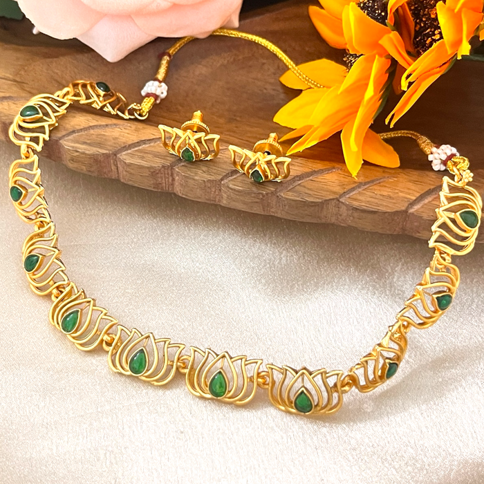 Lotus Choker