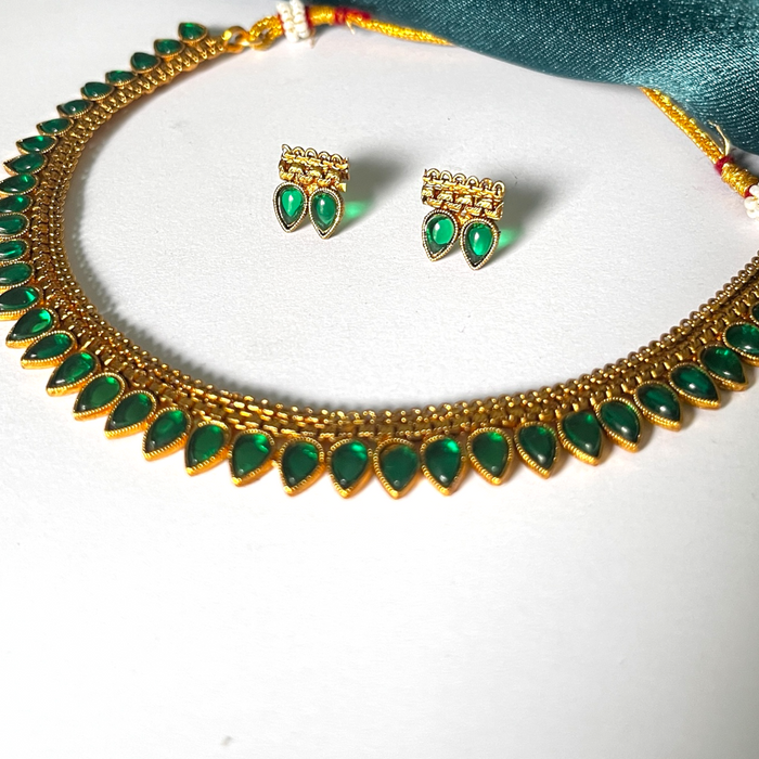 Aroopa Delicate Palakka Necklace - Green