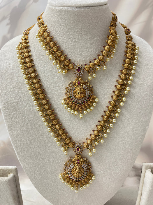 Classic Temple Gold Necklace Set – Lakshmi Motif with Elegant Pearls