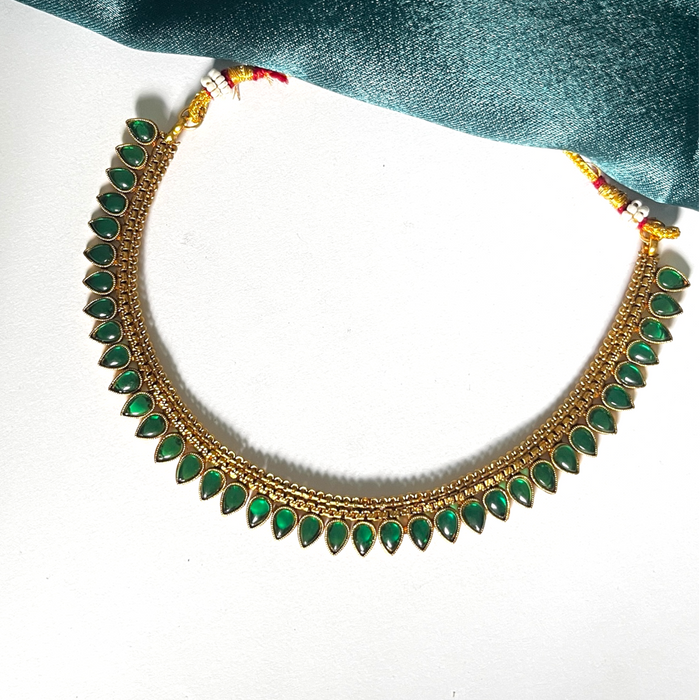 Aroopa Delicate Palakka Necklace - Green
