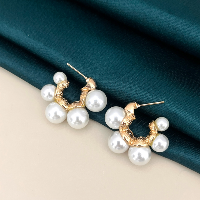 Fashion Stud Earrings- Pearl