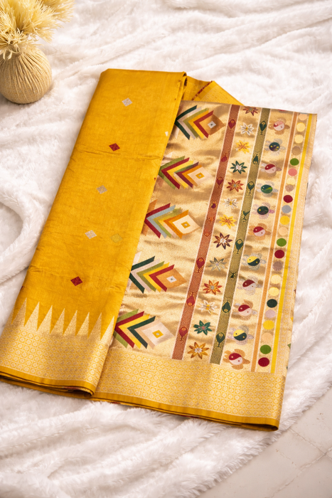 Aroopa Raw Silk Saree with Special Pallu