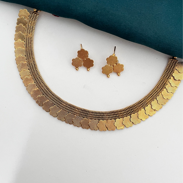 Aroopa Kasula Necklace