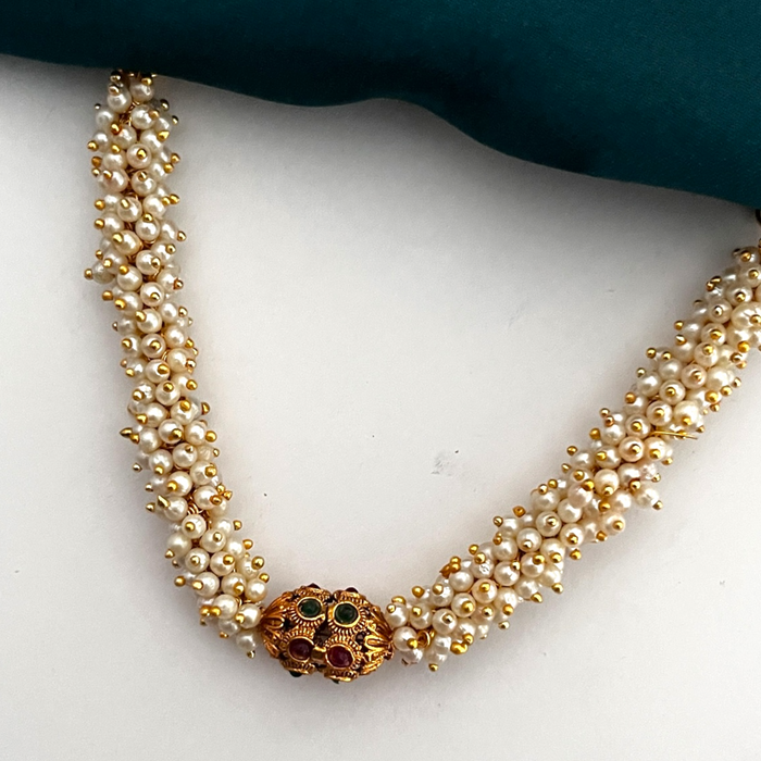 Aroopa Cluster Pearl Mini Choker