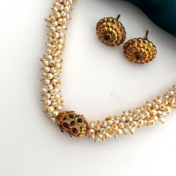 Aroopa Cluster Pearl Mini Choker