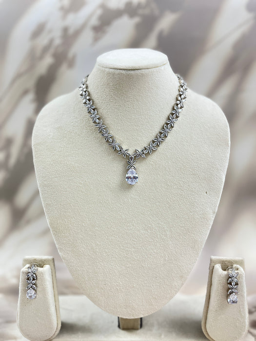 Aroopa Bloom Necklace Set