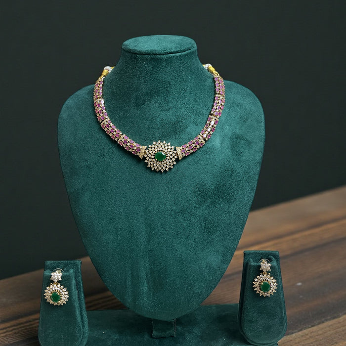 Aroopa Emerald Center Pink Necklace Set