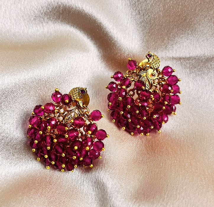 Aroopa Cluster Pearl Beads Earrings
