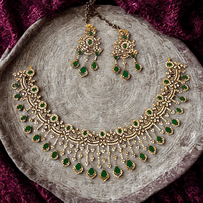Aroopa Emerald Grace Necklace Set